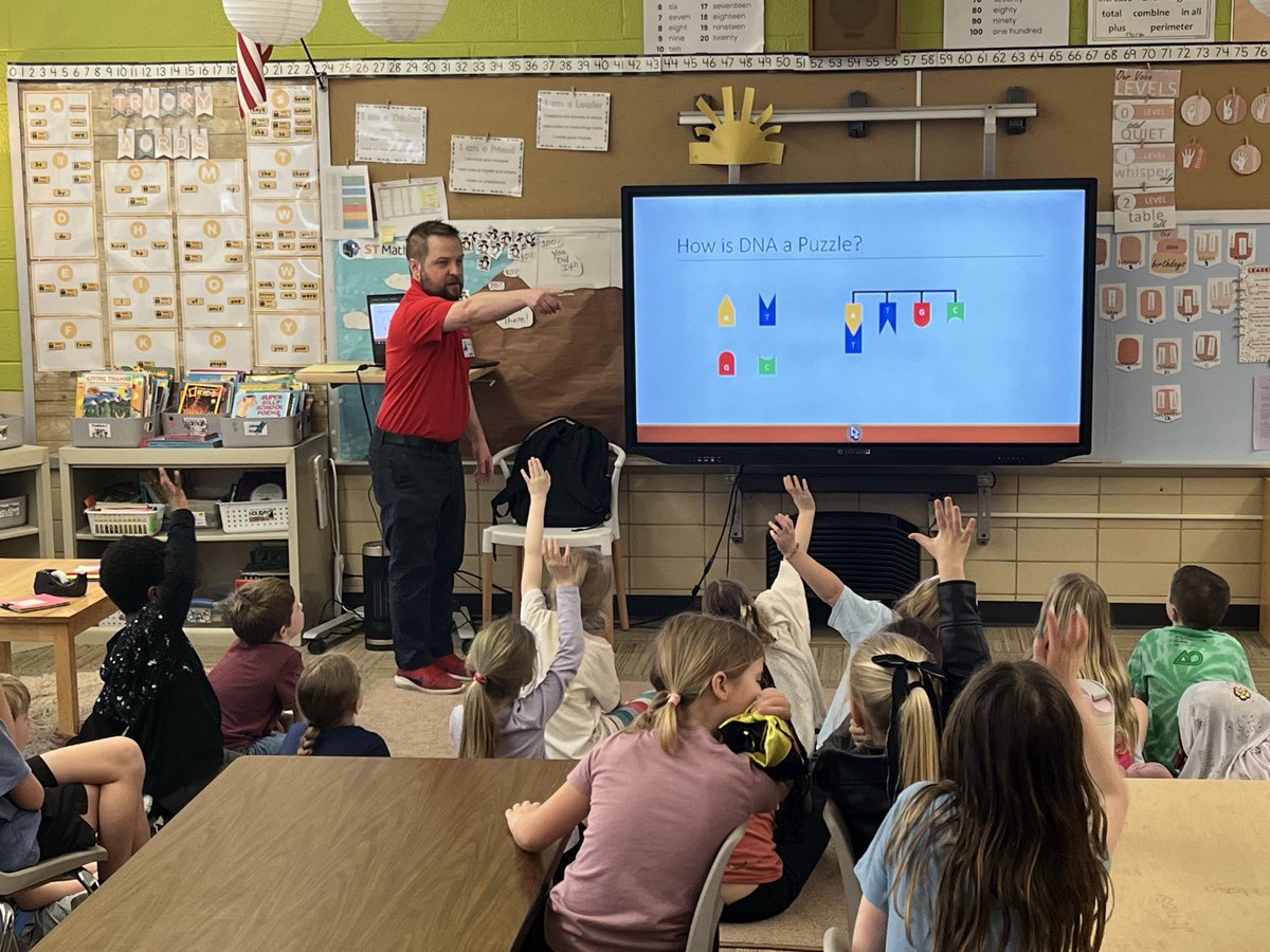 MHudoba's tweet photo. Such a fun visit to Colonial Hills Elementary to talk to their second grade class about DNA! Thanks for the invitation @wcsdistrict https://t.co/HDnSJlVBsY