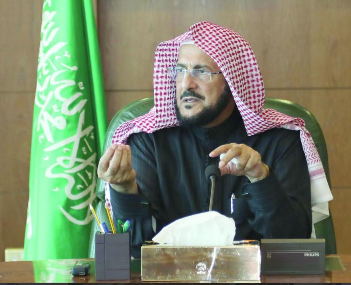 algoebry's tweet photo. ثماني سنوات حافلة بالإنجاز في خدمة الإسلام والعناية ببيوت الله. بجهودكم المخلصة، تُرجمت توجيهات القيادة في نشر الوسطية والوقوف بحزم ضد الغلو والتحزب، لتظل المملكة منارةً للسلام. 
نسأل الله أن يبارك في مسيرتكم ويجزيكم عن الدين والوطن خير الجزاء.
#شكرا_وزير_الشوون_الاسلاميه https://t.co/7AwyfntkG9