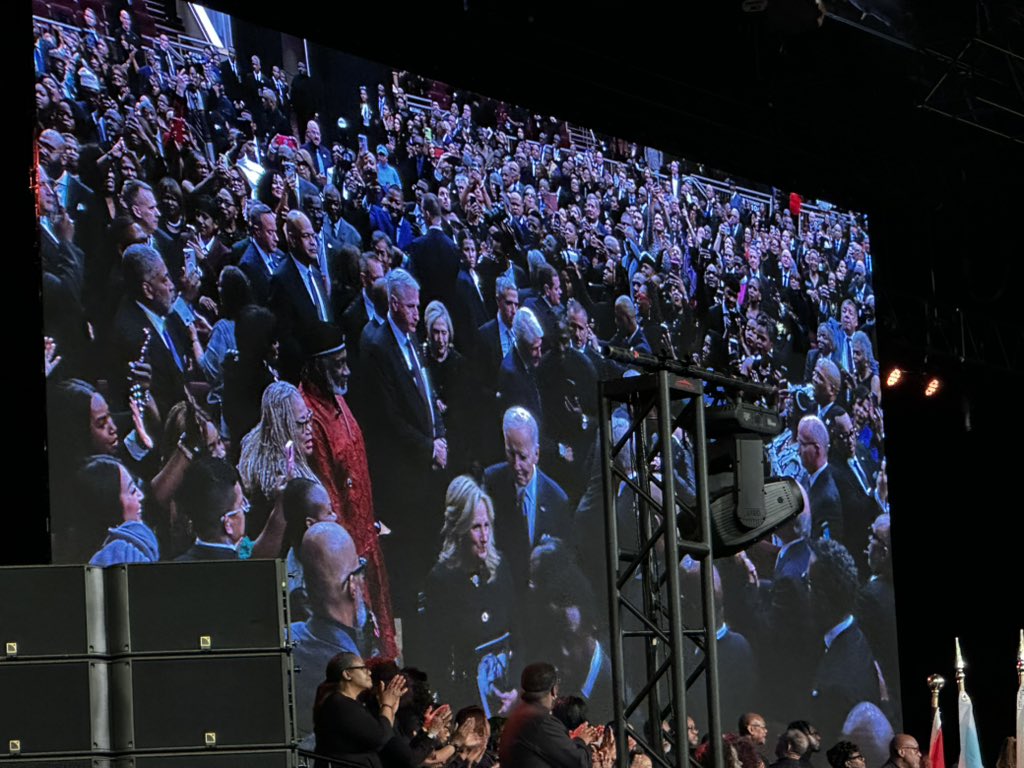 Some of the notable elected officials in Chicago for Rev. Jesse Jackson’s Celebration of Life:

- Pres. Obama, Clinton, Biden
- VP Kamala Harris 
- CA Gov Gavin Newsom
- IL Gov Pritzker, Lt. Gov Stratton 
- Hilary Clinton
- CA Rep. Maxine Waters
- IL Rep Garcia
- Brandon Johnson