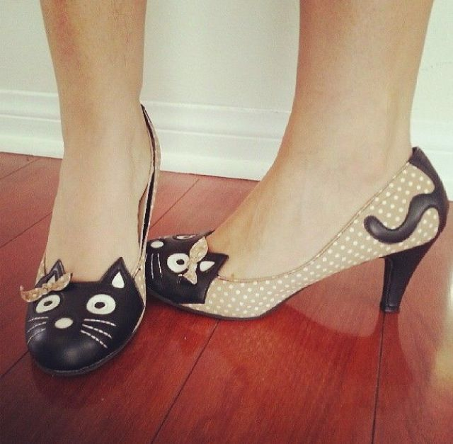 archivedlooks's tweet image. Charity shops have the best items