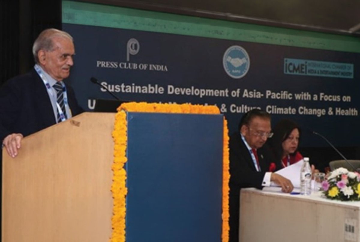 The_Indian_Sun's tweet photo. #NewDelhi conference sets framework for #AsiaPacific unity, proposing cooperation on health, climate, media &amp; trade. The #AAPU's five-pillar plan aims to build resilience &amp; prosperity, with a permanent secretariat in India. #TheIndianSun

🔗 https://t.co/DActX3qUwi https://t.co/gXfcvsoVBI