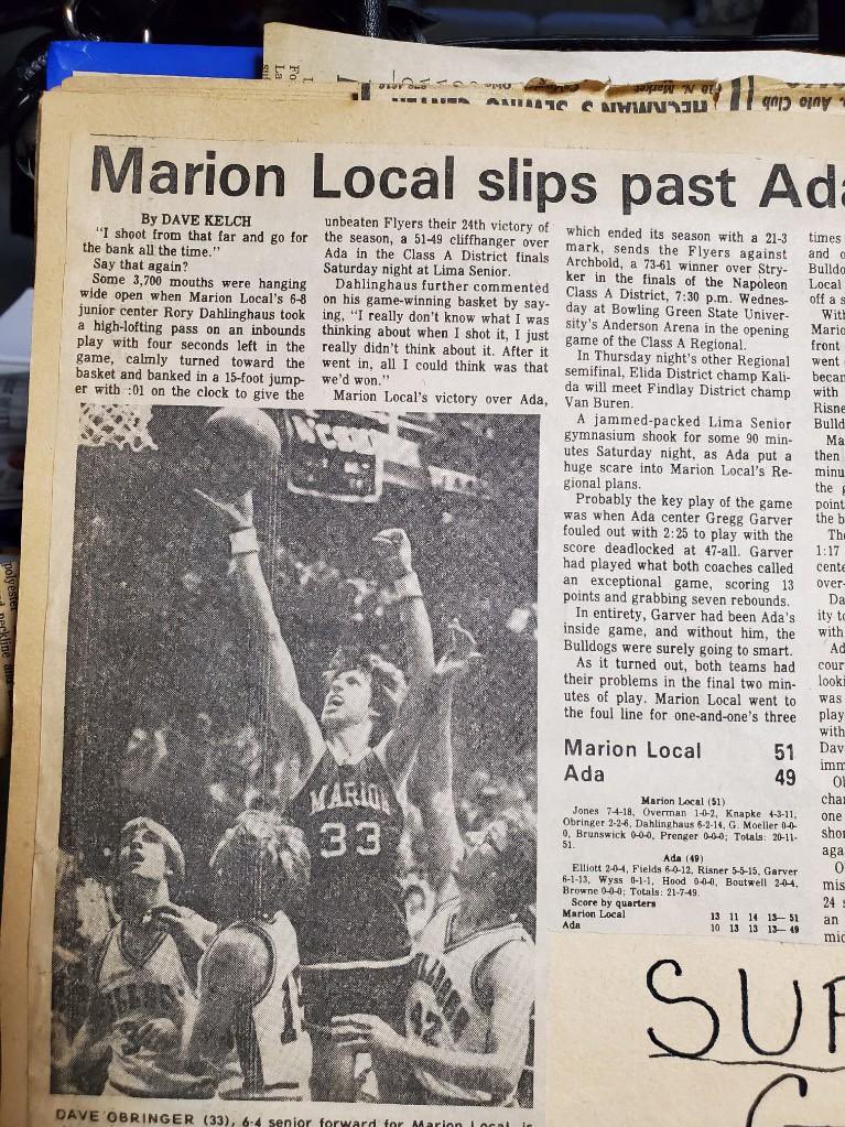 MLBBscorigami's tweet photo. Our Flyers take on Ada tonight at 6 in Wapak for a shot at a district championship. We’ve played the Bulldogs four times with two ending in Scorigamis. However, none can touch the ‘81 battle that ended with a jumper from Rory Dahlinghaus to win it at the horn! Anyone remember? https://t.co/nqK4BznR0X
