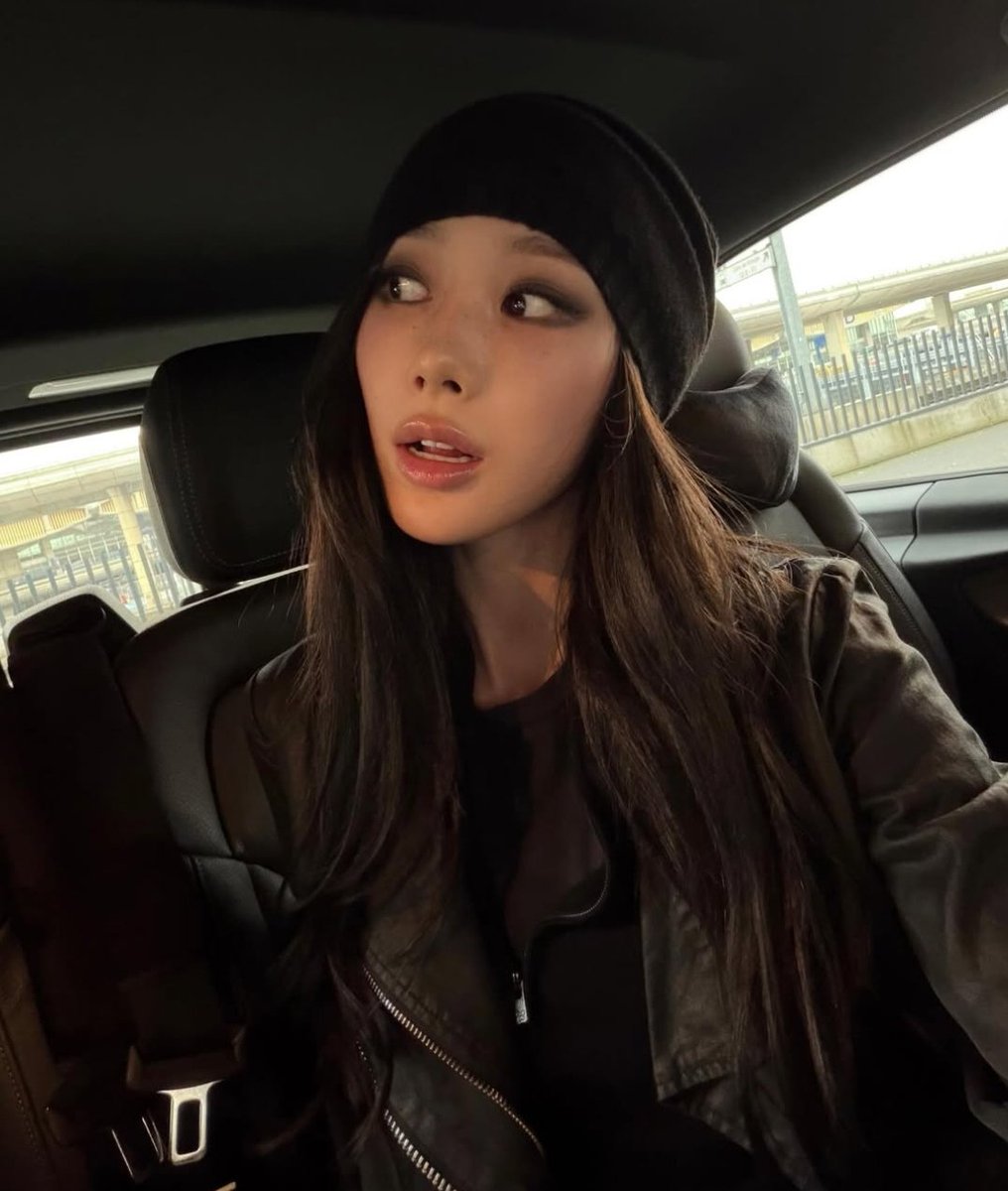 𝐝𝐚𝐢𝐥𝐲 𝐆𝐢𝐬𝐞𝐥𝐥𝐞 • tweet media