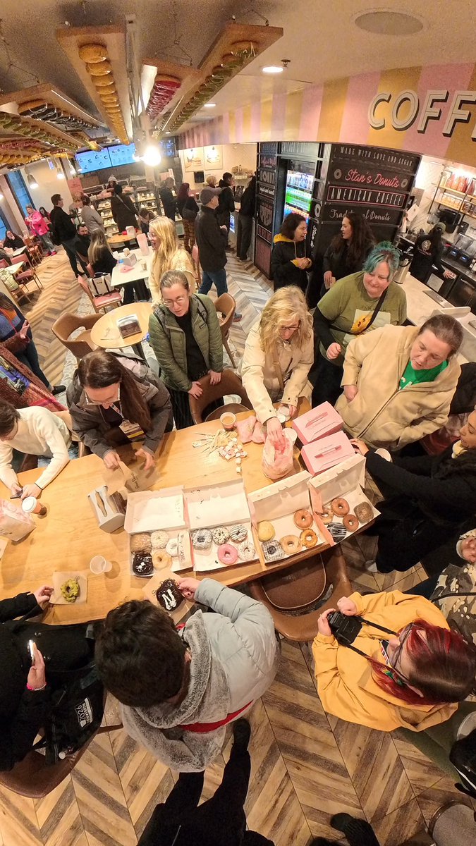 ૮ℓαµ∂เσ ƶαѵαℓα ʝ૨. tweet media