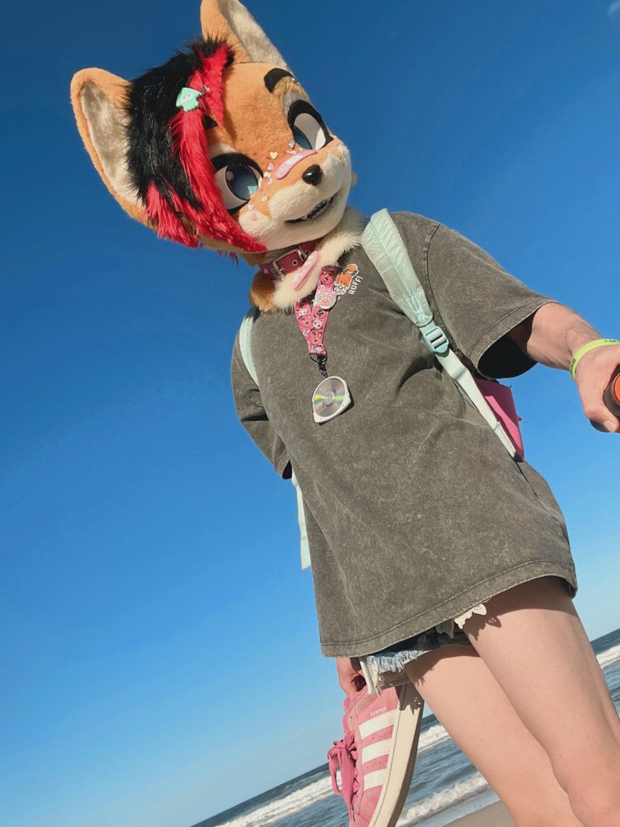 Kayla fox AD tweet media