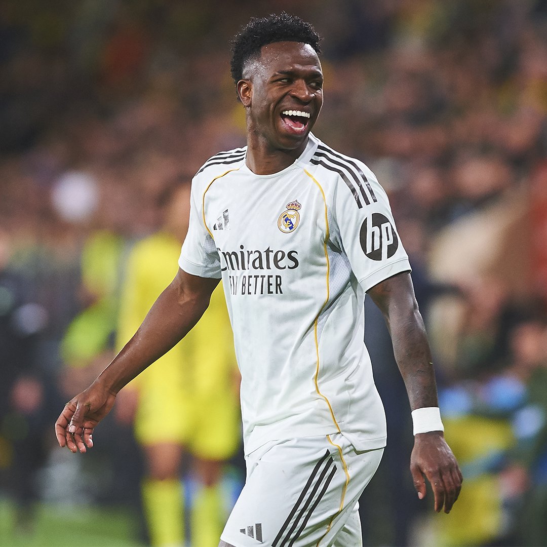 DAZN_BEFR's tweet photo. 🇪🇸 Celta Vigo - Real Madrid
🕗 EN DIRECT à 21h00
📲 L'app DAZN
🔗 https://t.co/rJxaIBPn1G
🎙 @colindecoster &amp; Mario Innaurato

#CeltaRealMadrid https://t.co/430kbaTqGZ