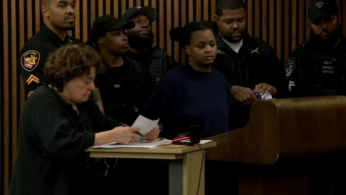 Mother arrested in connection with 2 girls found dead in suitcases in Ohio  https://t.co/lv3Y9SVE8V