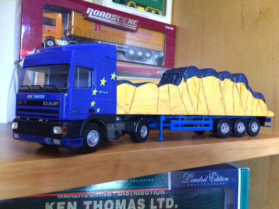 DAFTrucksUK's tweet image. Pocket-sized perfection. 👌

Which scale model from Stephen Haws' collection gets your vote? 💬

#Trucks #Miniatures #ScaleModels #DAFTrucks