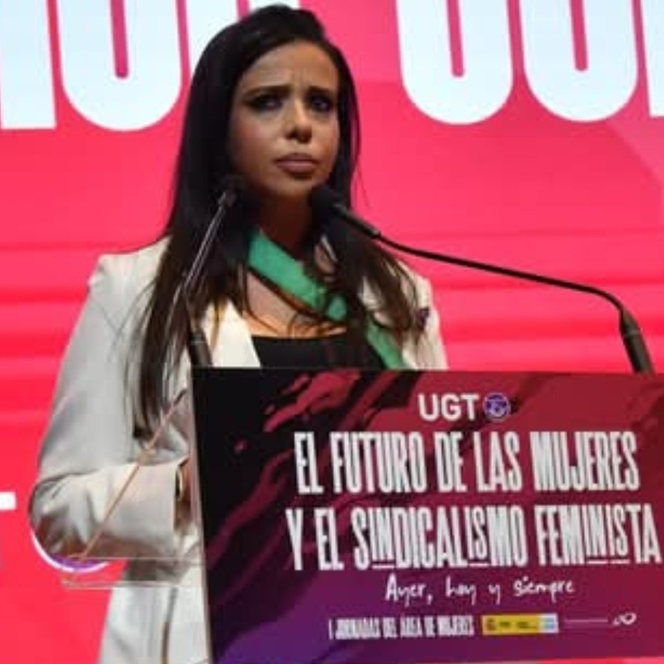 CanalRedNews's tweet photo. 🔴 El grupo municipal de Podemos en el Ayuntamiento de Salamanca propone rebautizar la ciudad durante el próximo domingo #8deMarzo como “Sarahmanca”, en homenaje a su ilustre vecina y referente feminista Sarah Santaolalla. Un gesto simbólico en el Día Internacional de la Mujer. https://t.co/zxCmZHFcM5