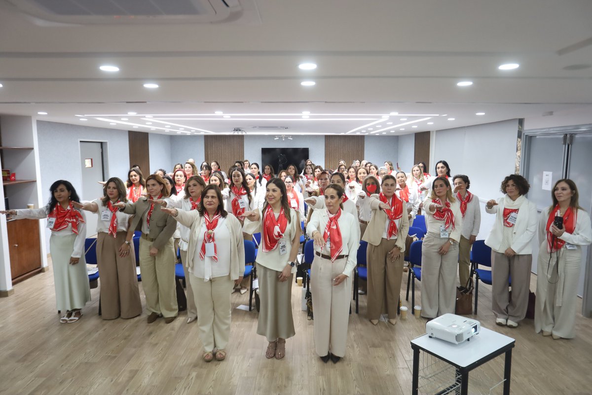 El pasado 05 de marzo se llevó a cabo la #Asamblea General de Comité de Damas CMIC Nacional, en dónde nuestra presidenta nacional, la Sra. Paulina Rocha, dio lectura al #Informe  general de actividades, haciendo mención de los nuevos #proyectos y aliados de la asociación.🤝💖