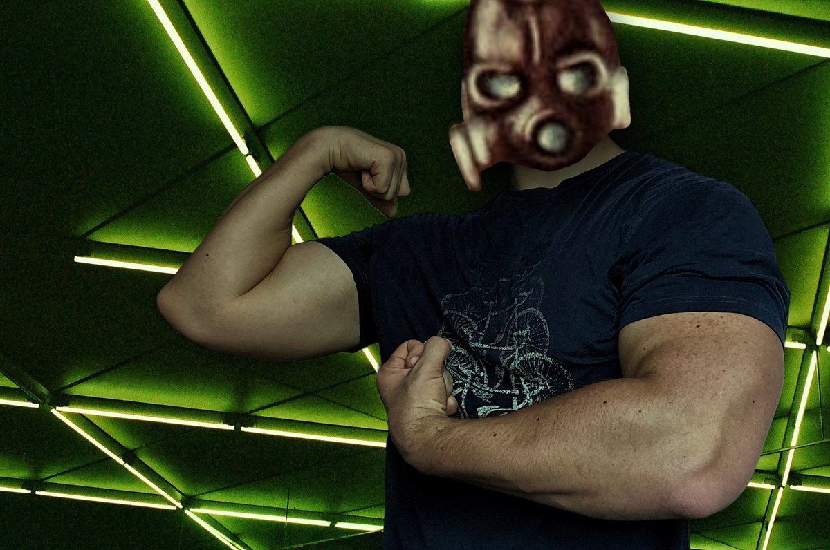 maidcorefan's tweet photo. Plutonium-chow to hit a calorie surplus is my Green Goblin mask. Happy Friday, everyone! https://t.co/eNXYZvm0WP