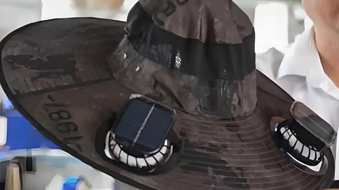 damn_183's tweet photo. ☀️ Solar Fan Hat
Stay cool all summer long! Equipped with a built-in fan and powered by both solar energy and USB, it’s perfect for working, fishing or outdoor activities. https://t.co/jJ1ZHv97tW