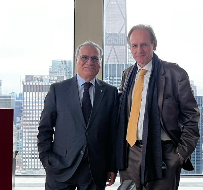 ItalyUN_NY's tweet image. Italy's PR Amb. @margiodi had the pleasure today to meet the Director of 🇮🇹 Institute of Culture in NY @IICNewYork and longtime journalist, author and correspondent from the US @ClaudioPagliara. In their broad conversation on #CulturalDiplomacy, #SoftPower, and more, Amb.