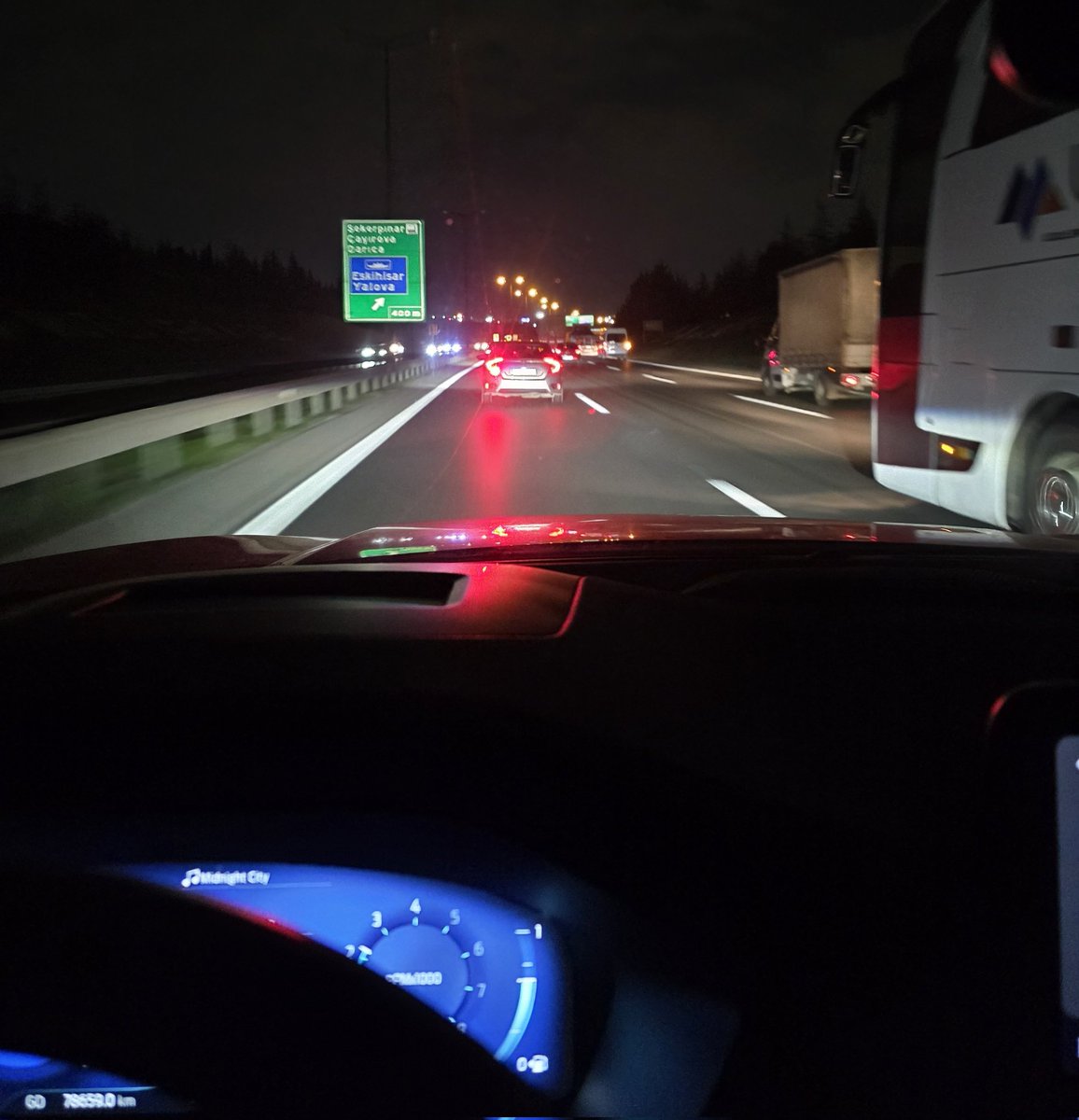 tolunein's tweet photo. SON DAKİKA: KARAYOLLARI YAYIMLADIĞI YENİ GENELGEDE SİS FARI AÇIP GEZENLERİN TESPİT EDİLİP TEKKER TEKKER SİKİLECEĞİNİ DUYURDU https://t.co/k0Xhb5pYQR