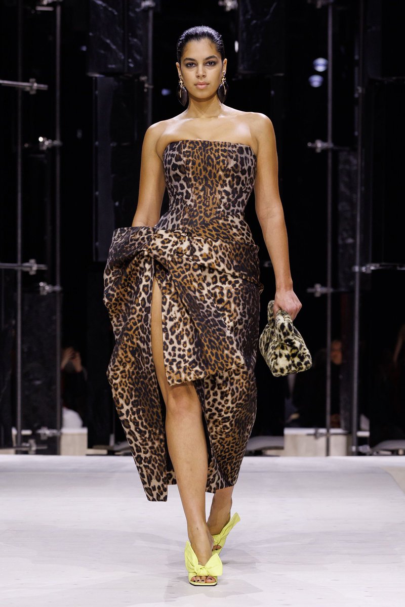 itgirlbackup's tweet image. Emeline Hoareau for Givenchy aw26