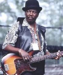 Diegocicleta's tweet photo. #HistoriasDelBlues 30 años. Recordando a Willie Kent, el caballero del blues y maestro del bajo, quien conectó el blues eléctrico de Chicago con la tradición del Delta. Únete a nuestro homenaje hoy a las 4pm en @javeriana919fm. #BluesLegend #ChicagoBlues #BluesRadio https://t.co/TBQg2bl0tG