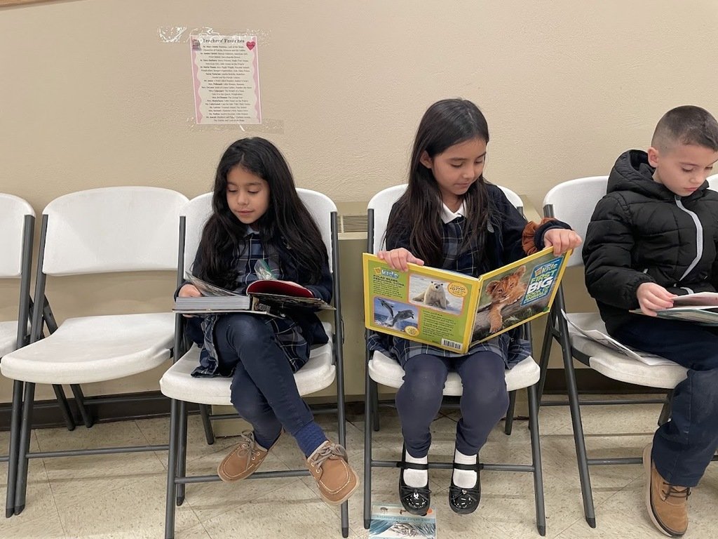 Happy students at the Book Fair! 📚📚📚
