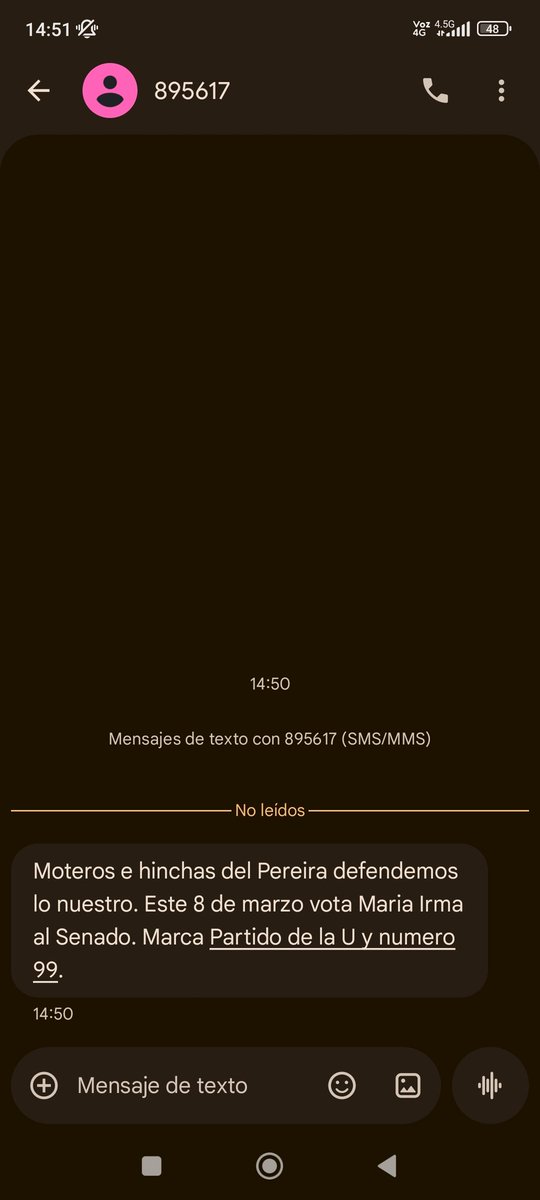 Casi_mona's tweet photo. Como hincha del Pereira, los invito amablemente a que no voten por ella. https://t.co/XTYm4xr2h6