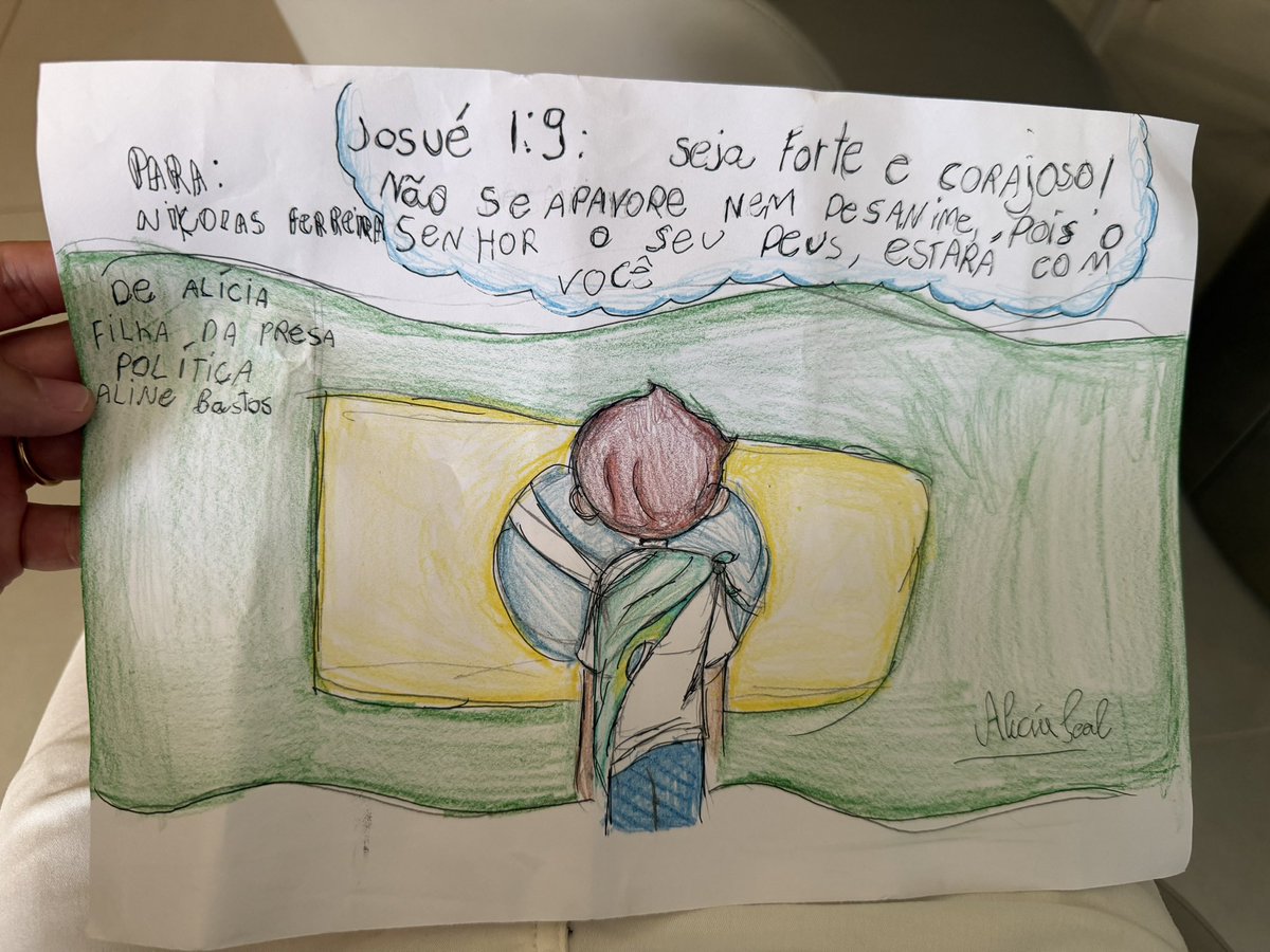 nikolas_dm's tweet image. Estive hoje em Montes Claros e recebi essa carta de uma criança…Isso aqui quebra o coração… Mas ao mesmo me dá ainda mais força pra pressionar esse Alcolumbre omisso e covarde, que não pauta o veto da dosimetria pra gente derrubar. Essas pessoas precisam ser libertas. E quem as