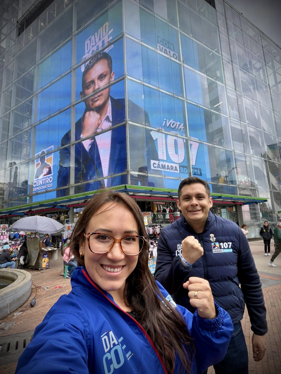 DavidGerardoC's tweet photo. 🚨 ¡A solo 3 DÍAS de la elección!
#Bogotá no necesita promesas vacías, necesita reformas con carácter. Aquí 3 razones para votar #CONVALOR:
1️⃣ IVC Real en Propiedad Horizontal: Vamos a reformar la ley para que exista una Inspección, Vigilancia y Control efectiva. Se acabó el tiempo de los malos administradores; vamos a proteger los recursos y la tranquilidad del copropietario. 🏘️
2️⃣ Defensa de la Niñez: Actuaremos con firmeza para impedir que ideologicen a nuestros NIÑOS. La educación en valores es un derecho de la familia que defenderemos con determinación.
3️⃣ Bogotá es el FIN: Radicaremos la reforma para que el Alcalde cumpla su periodo. ¡No más usar nuestra ciudad como un trampolín político!
Este domingo, votamos la TRIPLE URIBISTA:
🗳️ Senado: Lista CERRADA @CeDemocratico
🗳️ Cámara por Bogotá: Logo CD + #107(David Cote).
🗳️ Consulta: Pide el tarjetón y vota por @PalomaValenciaL , nuestra próxima Presidente.
Juntos, de la mano de Dios, trabajaremos con valor por Bogotá. 🙏🇨🇴
#DavidCote107 #PropiedadHorizontal #ConValor #TripleUribista #BogotáSeRespeta