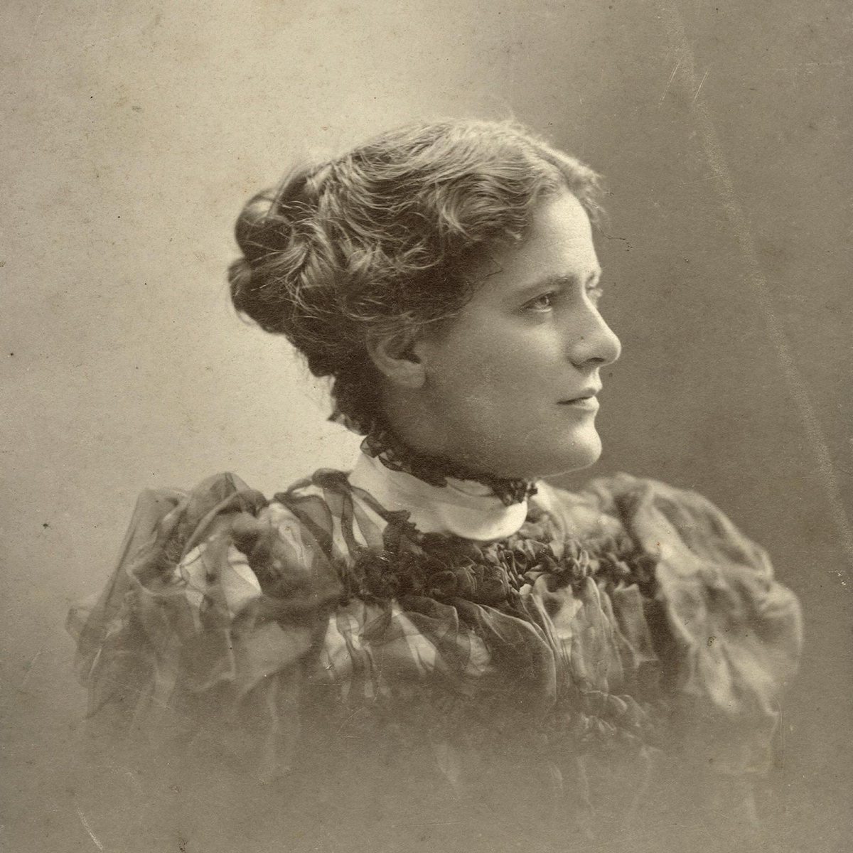 UChicago Magazine tweet media