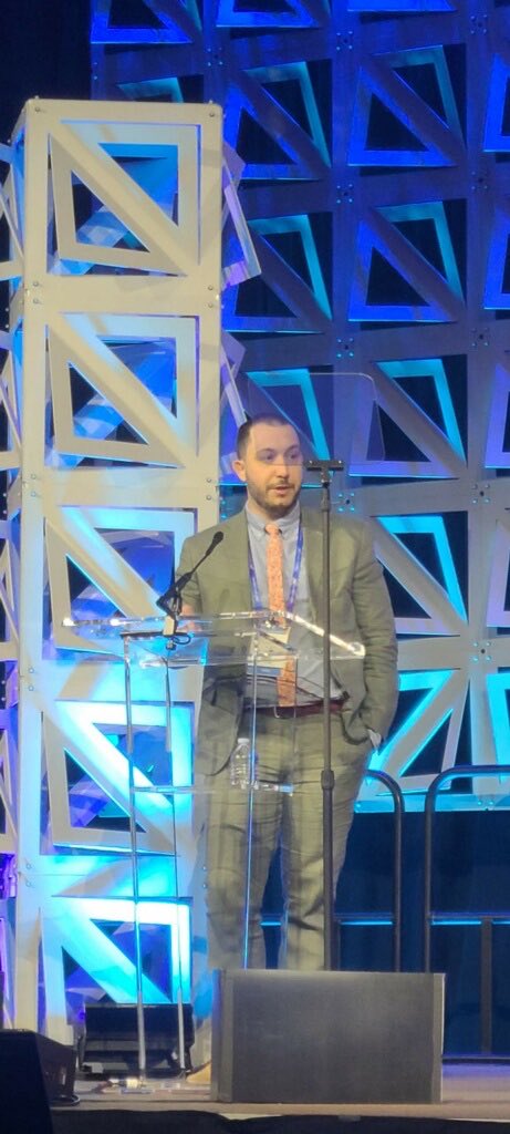 Mecker G Möller MD FACS MAMSE tweet media