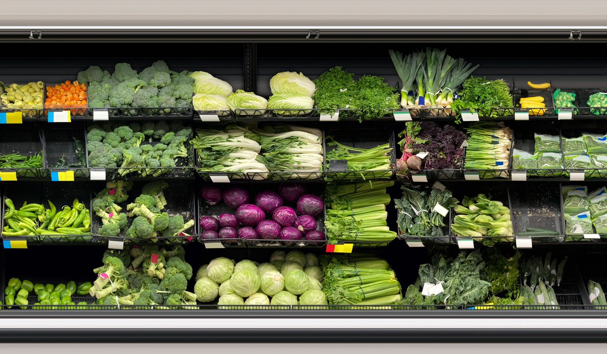 whatsontheshel1's tweet photo. Cucumbers, peppers, broccoli, cabbage, leafy greens, eggplants, and other fresh vegetables
https://t.co/Pna2vaWrwP
#freshfood #groceryshopping #healthyfood #supermarket #design #retaildesign #vegetabledisplay #foodretail #storeinterior https://t.co/0d4UXMeZCz