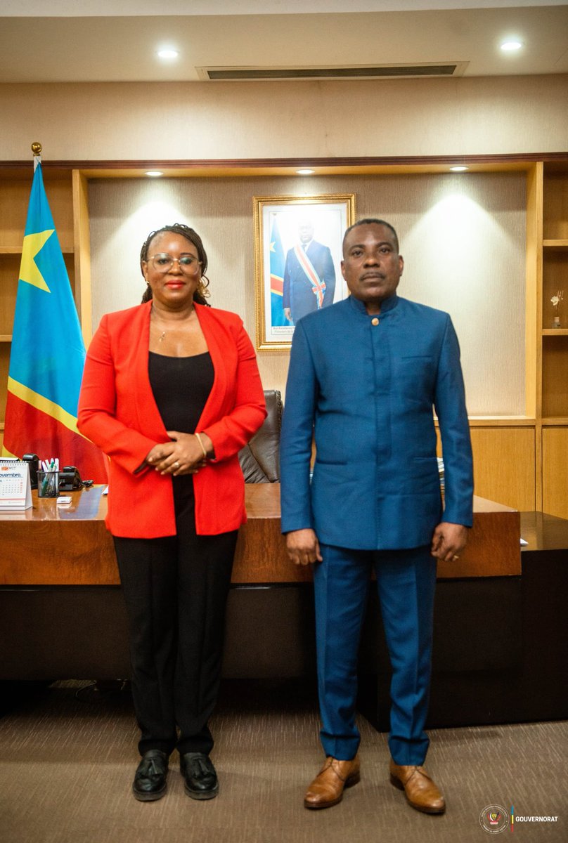 acprdcongo's tweet photo. #RDC: La sensibilisation des agents de la Direction générale des douanes et accises (#DGDA) sur l’application de certaines redevances et taxes du Fonds national d’entretien routier (#Foner) aux postes frontaliers du Kongo Central, dans le sud-ouest de la République démocratique du Congo, a été au centre des échanges vendredi entre le vice-gouverneur de province Prospère Ntela et une délégation conjointe de ces deux institutions, a constaté l'ACP.
"Cette démarche vise à sensibiliser les agents des douanes sur l’application effective des redevances et taxes destinées à l’entretien routier", a indiqué Alphyne Diyoka, directeur juridique et du contentieux du Foner, à l’issue de la rencontre.