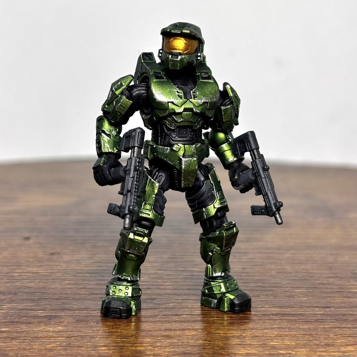 TheGcustoms's tweet image. The Master Chief
.
.
My latest and most love filled mini - Chief! Using a new 3D kit, this figure was meticulously hand painted in his iconic green, black, and gold. RP/shares if you enjoy! #halo #halo2 #haloinfinite #xbox #artist #miniature #halospotlight