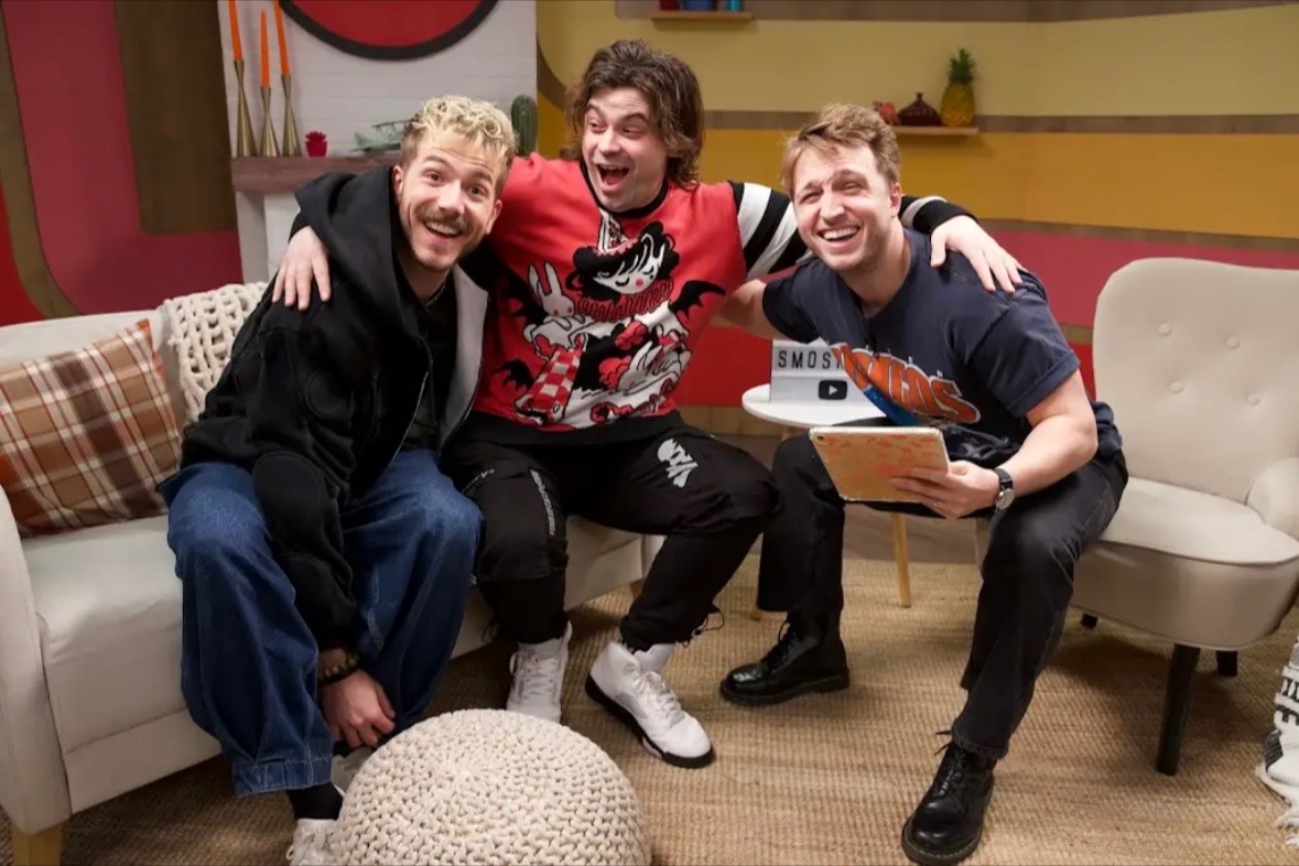 smosh ❯❯ base tweet media