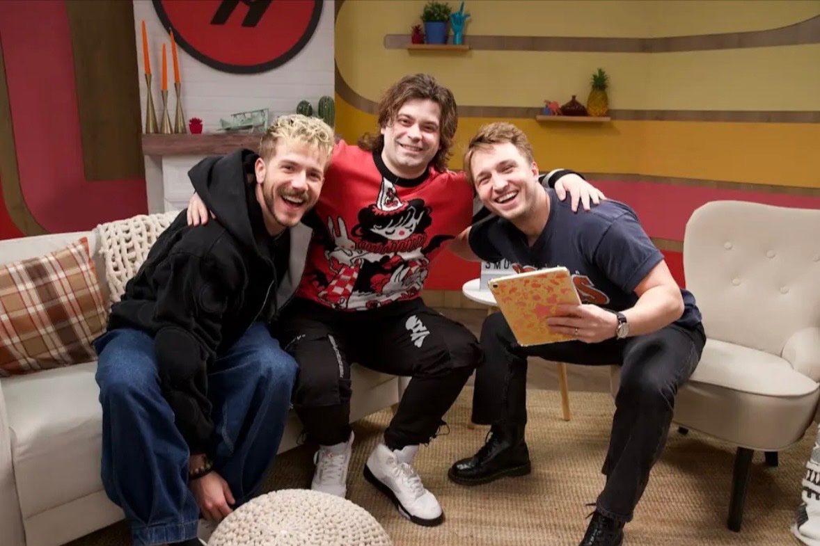 smosh ❯❯ base tweet media