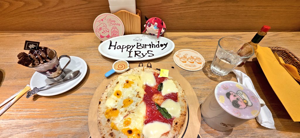 koi_anon's tweet image. Happy birthday IRyS! 🎉🎂
Didn't have the chance to make something this time, but I did get to ask for this at the Kirby Cafe
 #IRyS #IRySart