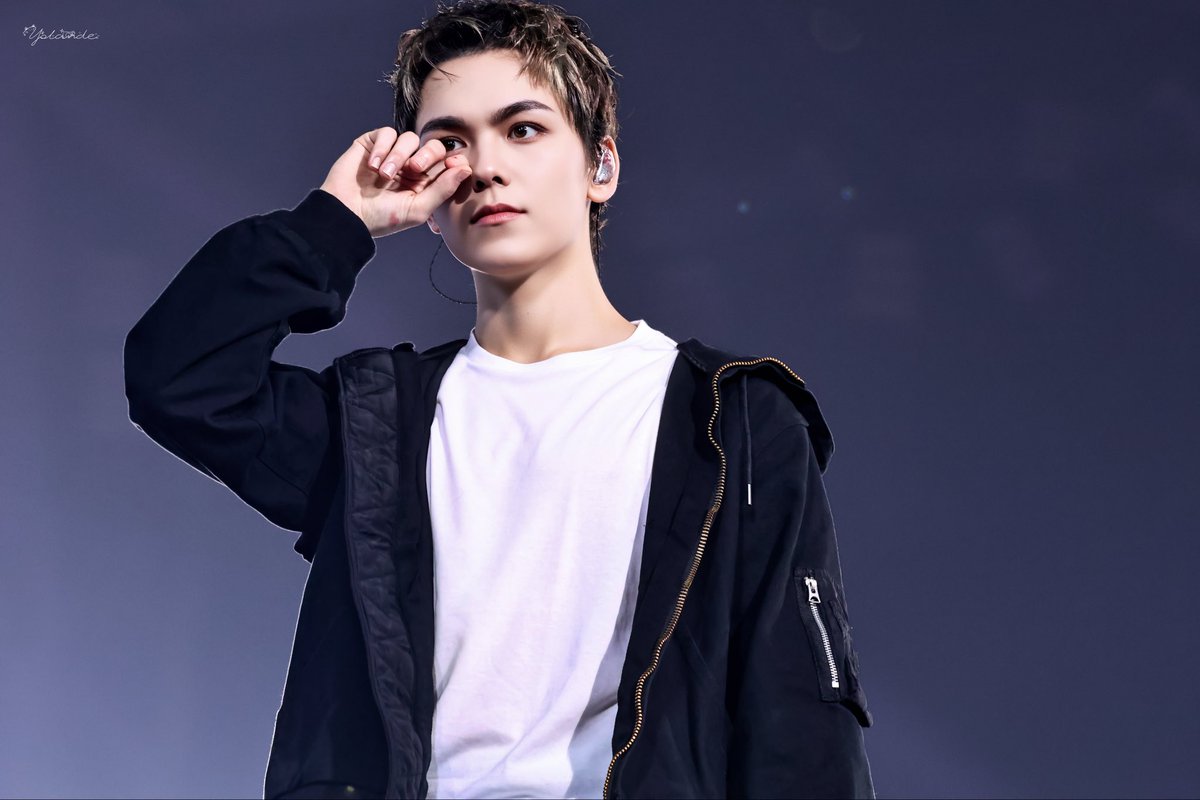 Svt_yolande's tweet photo. 260228
#VERNON #버논 
#SEVENTEEN #세븐틴 https://t.co/zYmoUbeYE9