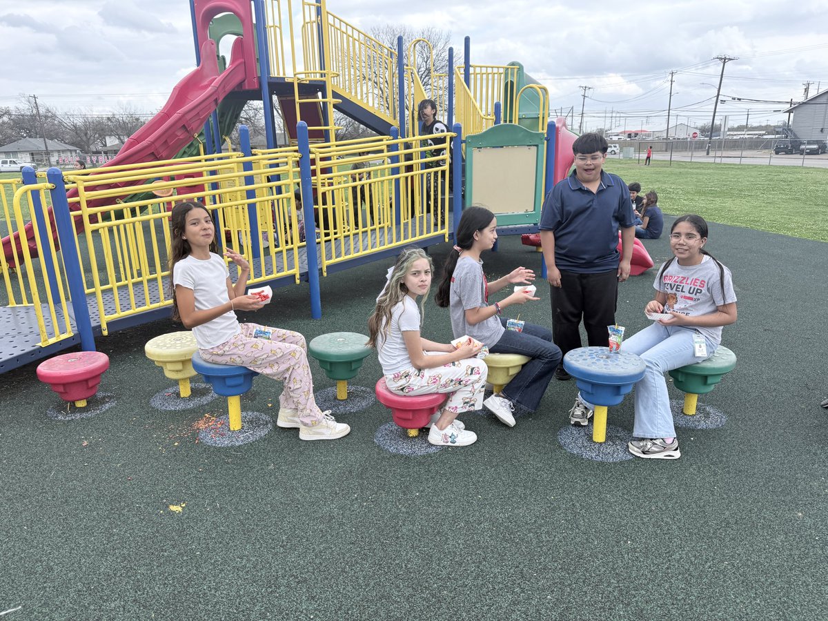 F.M. Gilbert Elementary tweet media