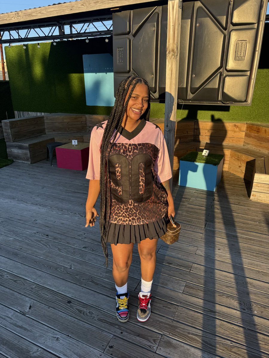 trophyta's tweet photo. One of my favorite pair of shoes 🥰 https://t.co/gQufdftuDj