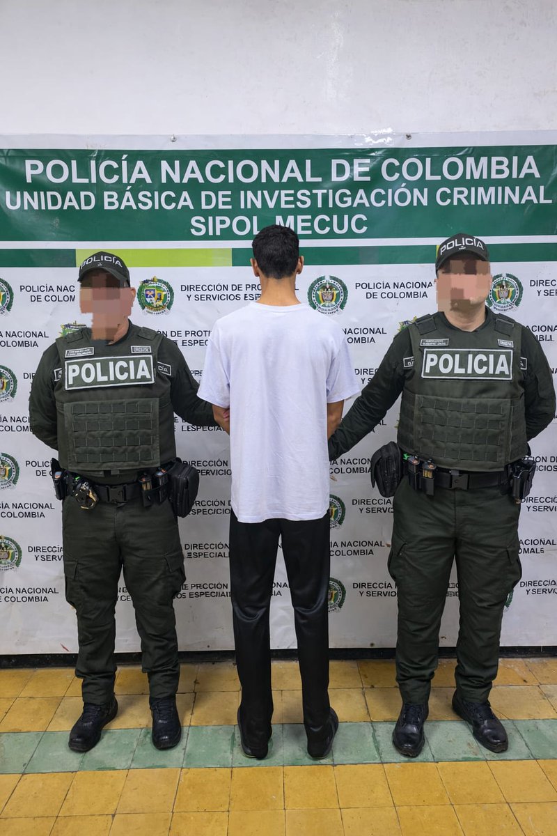 ProteccionPonal's tweet photo. En #Cúcuta, durante labores de vigilancia y control, realizamos la aprehensión en flagrancia de un adolescente por violencia intrafamiliar🫡.

#Seguridad https://t.co/GUsmsF0mHa