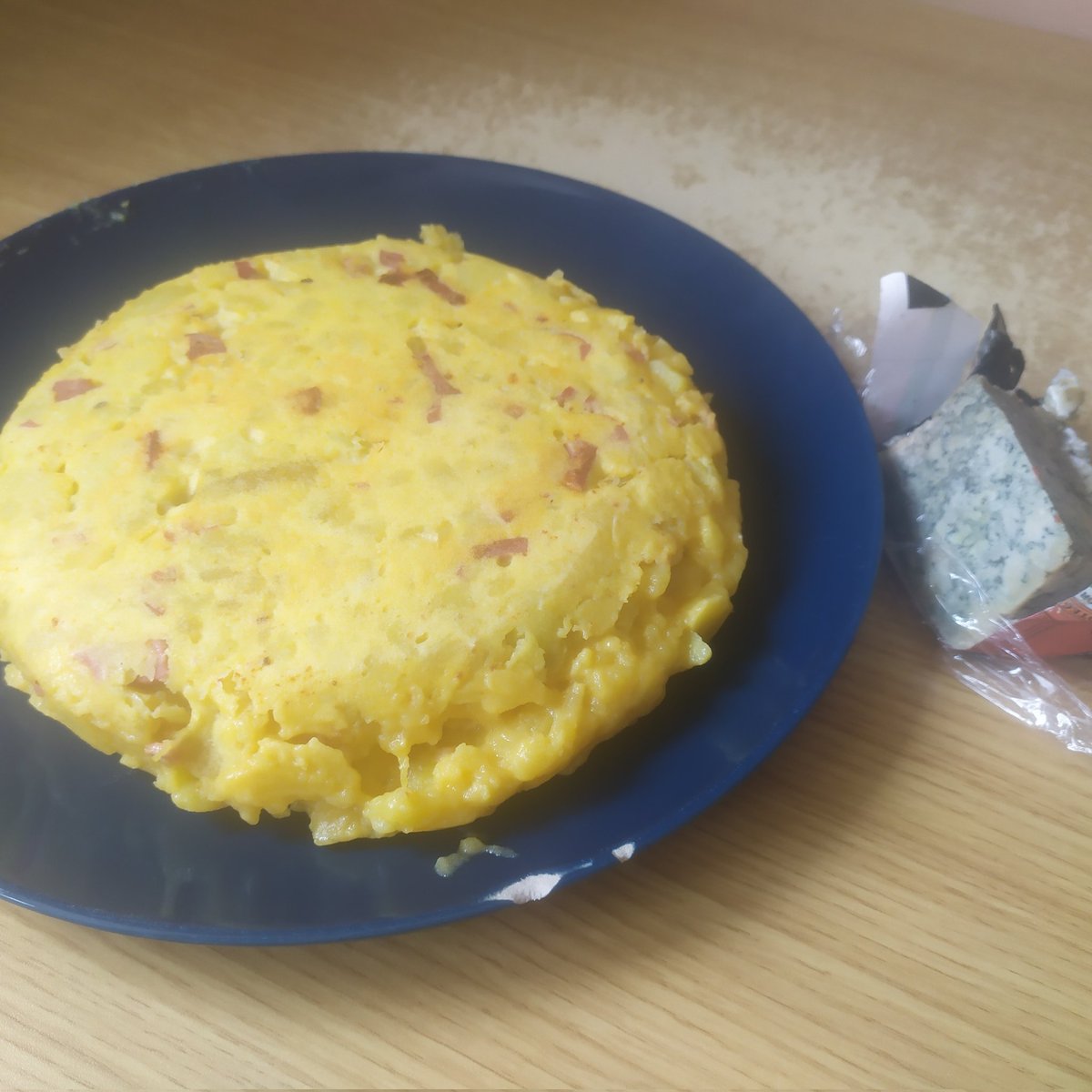 Podrá esta tortilla de cecina y Cabrales que me voy a jalar tener más likes que el tuit de una cuenta con 1.700.000 de seguidores?