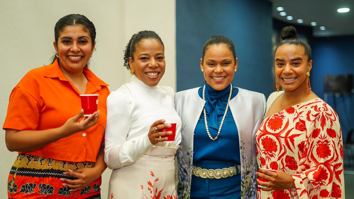 Embajada de Colombia en El Salvador tweet media