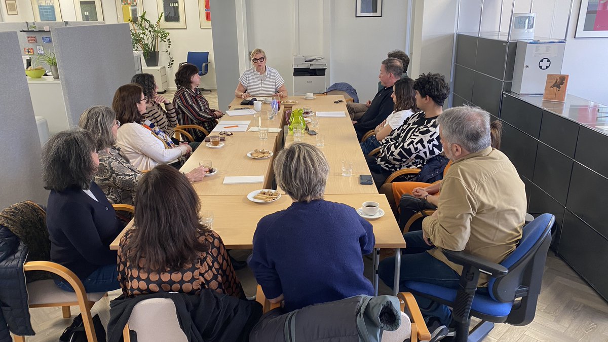 UgtExterior's tweet photo. La Secretaria General Elisa Marín y el Secretario de Organización Moisés Laguna, de UGT BENELUX, atienden a los afiliados en Países Bajos los días 4, 5 y 6 de marzo, escuchando sus quejas y la problemática que afrontan, y ofreciéndoles el apoyo del sindicato. #UGT #UGTExterior https://t.co/3bEEYNFiqv
