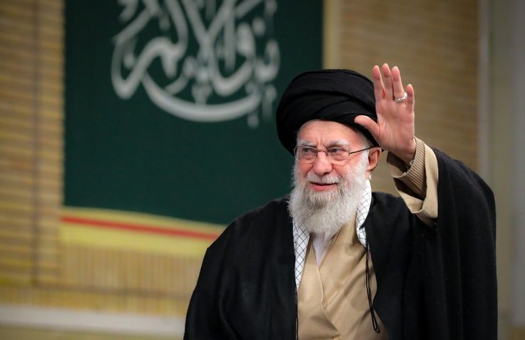 کیسے مناؤں عید اب کے برس میں،
وہ جس سے میری عید تھی اب وہ نہ رہا۔"