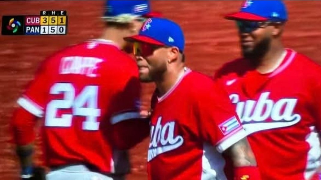 DrRobertoMOjeda's tweet photo. Pese a obstáculos ajenos al béisbol, el equipo #Cuba demostró preparación y espíritu colectivo. Les deseamos nuevos éxitos en el VI Clásico y que las cuatro letras sigan brillando con orgullo. https://t.co/JyFxbjKWSI