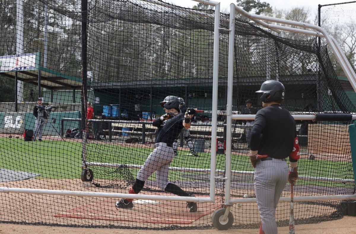 Lamar_Baseball's tweet image. Go time in the Piney Woods.

#MoBetta | #PeckEmCards