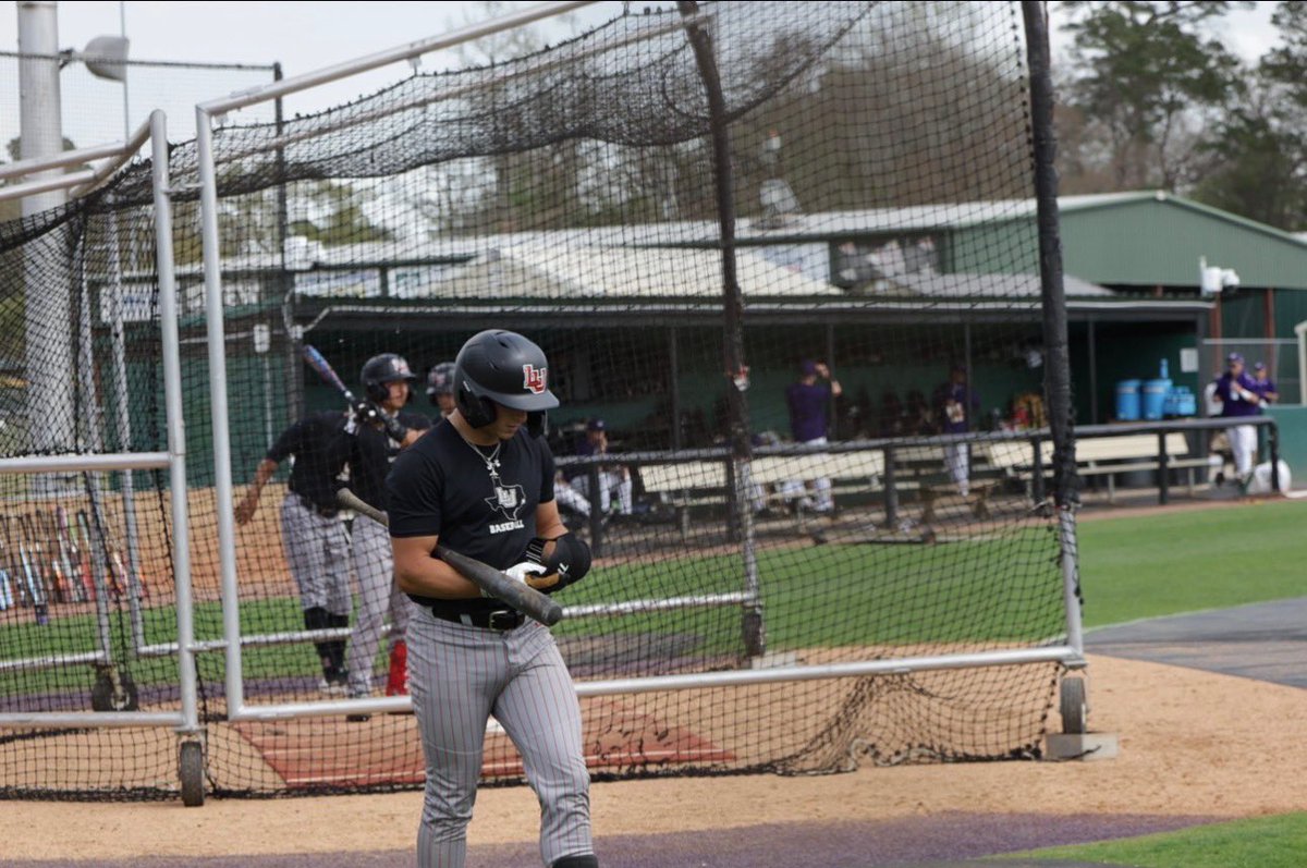 Lamar_Baseball's tweet image. Go time in the Piney Woods.

#MoBetta | #PeckEmCards