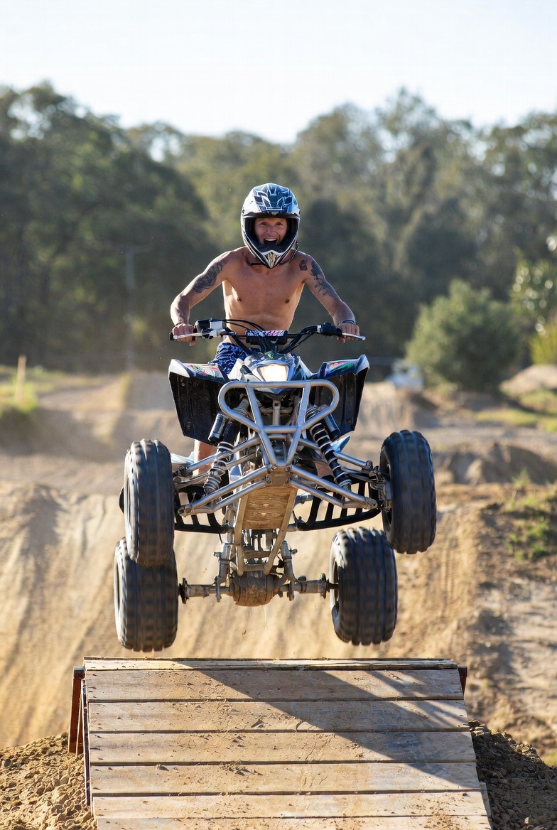 InfamousACorn's tweet photo. Jelly Roll revealed he has a broken collarbone after he flipped an ATV. While the ATV maker stated they weren't at fault, Ozempic said "yeah, that was all us." #jokes #Ozempic #JellyRoll https://t.co/tDsNfWRCDP