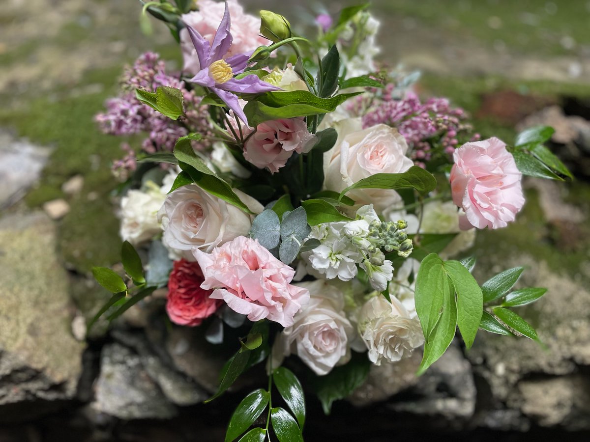 FloralStudioNYC's tweet photo. A lovely gardenlike arrangement for delivery in downtown Manhattan
#corporate #publicrelations #flowers #wallstreet #love #events https://t.co/lgdoZuxE3N