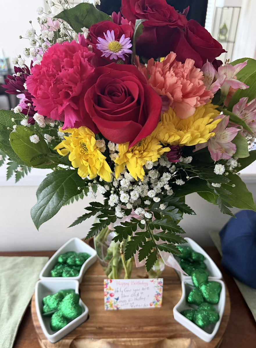 One of the biggest blessings is when your brother becomes your biggest supporter 🤣 We went through the craziest childhood and he has always been by my side ! Heading into my 61st birthday next week and he always sends me the most beautiful flowers !