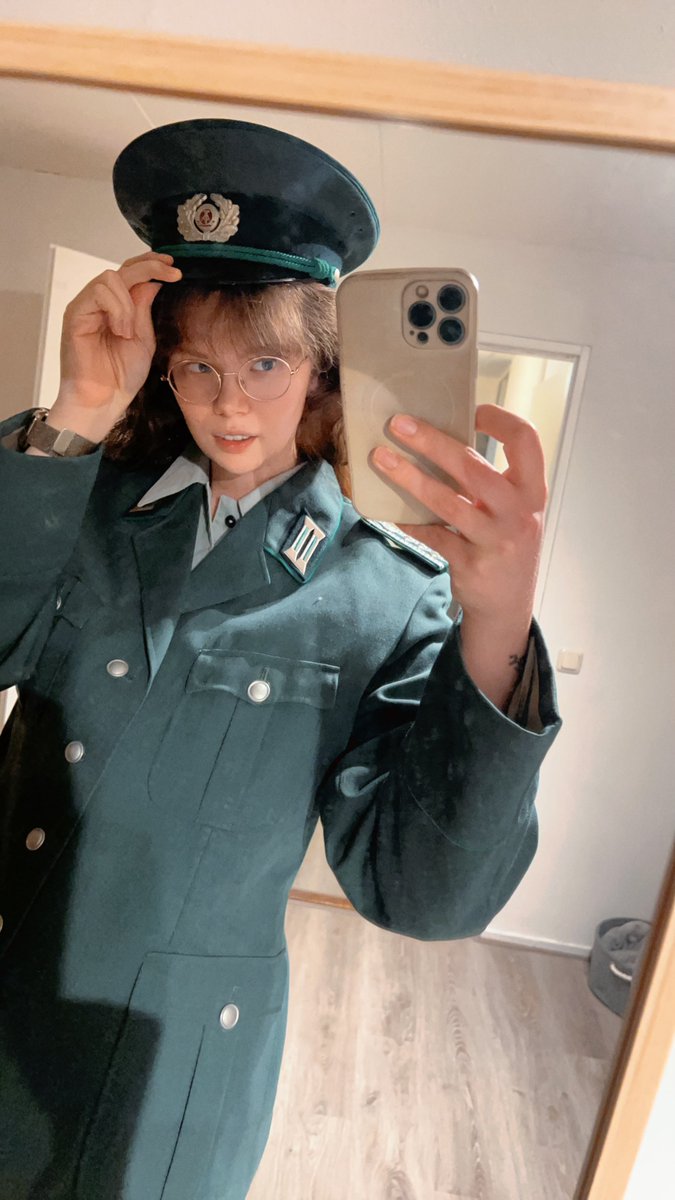 Leanne 🍅☭ tweet media