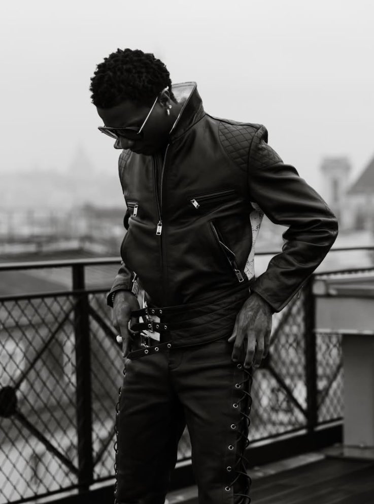 You’re a fan of Wizkid and we’re not following each other, follow i will follow back...