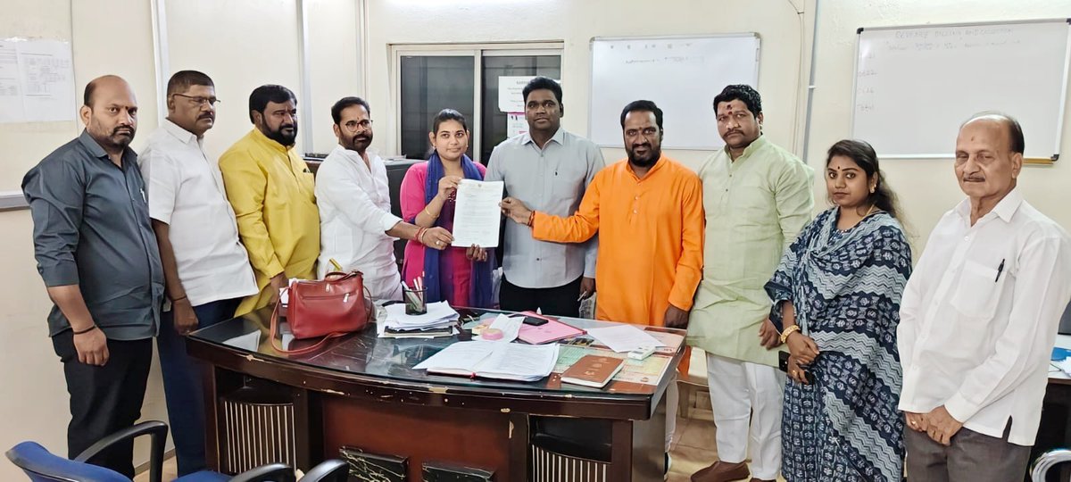 Given Representation to <a href="/HMWSSBOnline/">HMWSSB</a>  <a href="/CommissionrGHMC/">Commissioner GHMC</a>  REGARDING low water Supply in బి. కె గూడా DIVISION..I