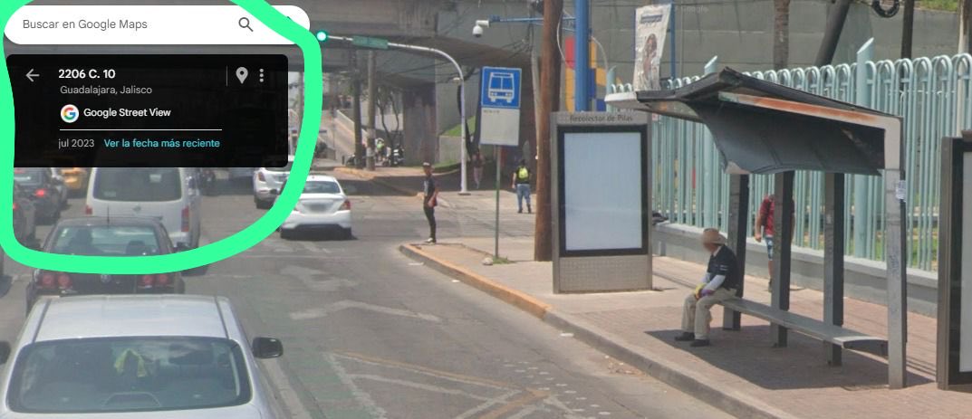 edhibaga's tweet photo. @TransporteJal @GuadalajaraGob @GdlMovilidad @GobiernoJalisco ¿a qué autoridad le corresponde el mantenimiento de un parador de camión en la vía pública en Guadalajara? Este en 8 de Julio presenta daños desde al menos 2021 y cada vez se vuelve más peligroso para los usuarios. https://t.co/FCWMMHyZYs